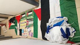 דגלי פלסטין וכרזות אנטי ציוניות, צילום: דוברות המשטרה